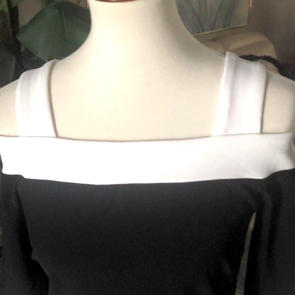 NWOT BOSTON PROPER BLACK and WHITE COLD SHOULDER TOP VERY NICE SZ XS - Picture 2 of 7